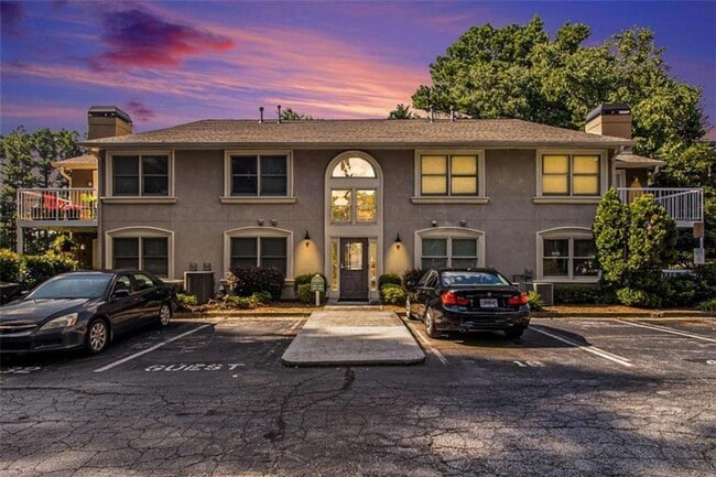 property at 1538 Chantilly Dr NE