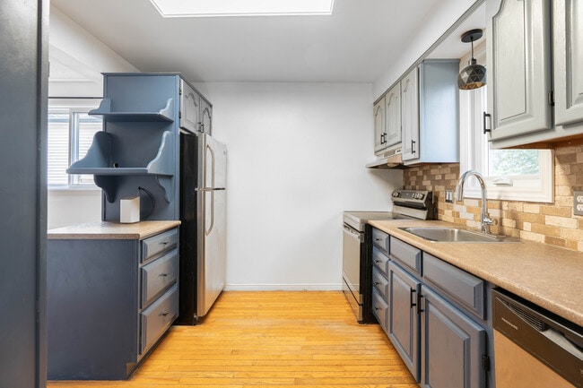 property at 408 Deveron Cres