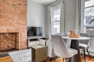 17 Christopher St, Unit 1 in New York, NY - Building Photo