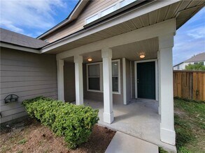 1061 Canterbury Trail in Georgetown, TX - Building Photo - Building Photo