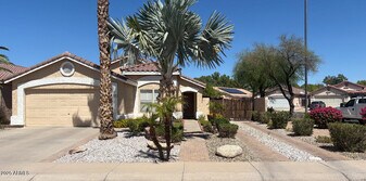 1108 E Pinto Dr in Gilbert, AZ - Building Photo