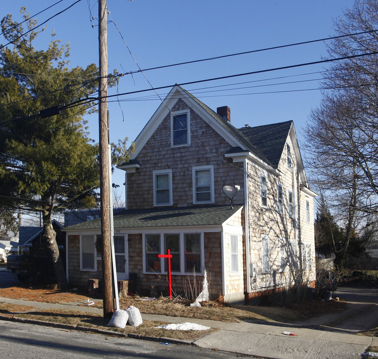 236 Shebleski Sq in Riverhead, NY - Foto de edificio