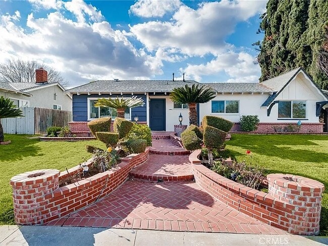 property at 6901 Fallbrook Ave