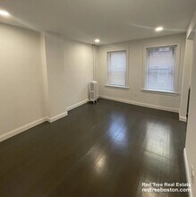 31 Temple St, Unit 2F in Boston, MA - Foto de edificio - Building Photo