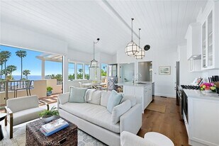 360 Cliff Dr in Laguna Beach, CA - Building Photo