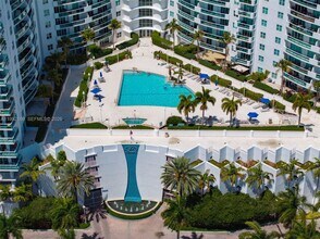 7918 Harbor Island Dr in North Bay Village, FL - Building Photo - Building Photo