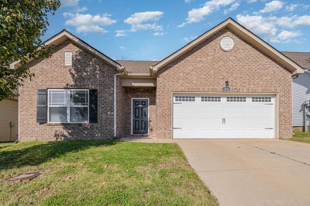 1821 Belle Arbor Dr in Nashville, TN - Building Photo