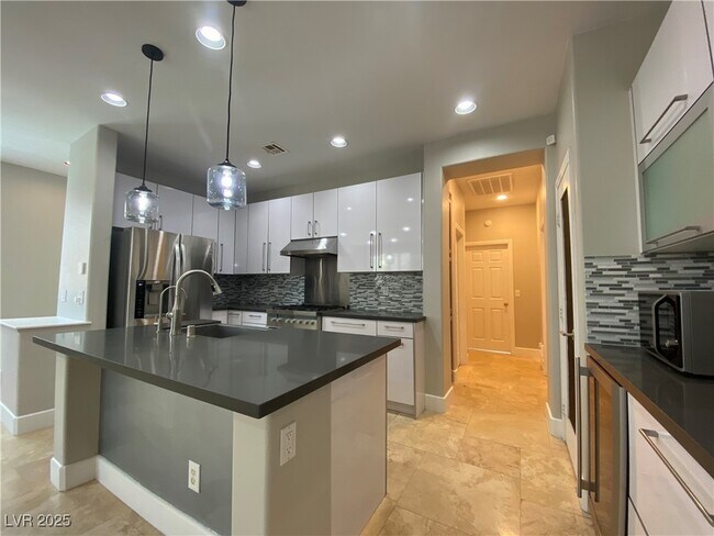 7956 Skyline View Ct