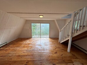 38 Old Henniker Rd in Hillsborough, NH - Building Photo - Building Photo