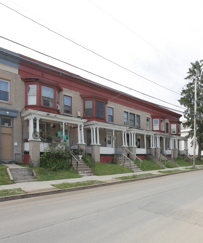 1636 Foster Ave in Schenectady, NY - Building Photo - Building Photo