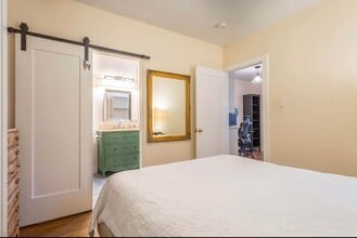11325 Mississippi Ave, Unit 325 in Los Angeles, CA - Building Photo - Building Photo