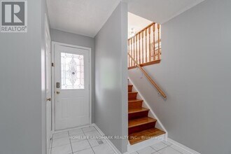 5235 Astwell Ave in Mississauga, ON - Building Photo - Building Photo