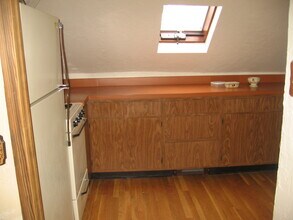 217 Kendrick Ave, Unit 3rd floor in Quincy, MA - Foto de edificio - Building Photo