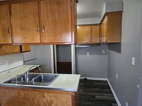 19404 Kenosha St in Harper Woods, MI - Building Photo - Building Photo