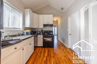 842 N Wood St, Unit 3 in Chicago, IL - Building Photo - Building Photo