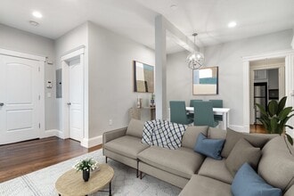 69 Park Dr, Unit 8 in Boston, MA - Foto de edificio - Building Photo