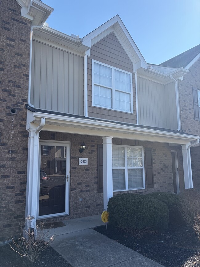 property at 2033 Victory Gallop Ln