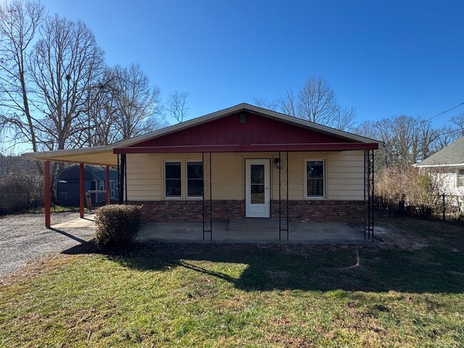 220 Linden St in Arden, NC - Building Photo - Building Photo