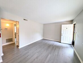 315 Edward St in Durham, NC - Building Photo - Building Photo