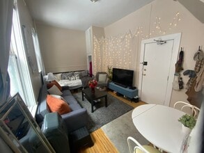 322 Cooper St in Ottawa, ON - Building Photo - Building Photo