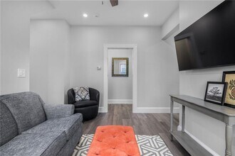 10 Braman St in Newport, RI - Building Photo - Building Photo