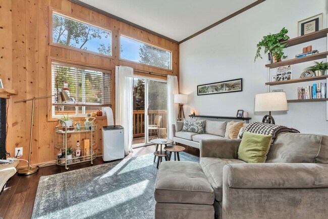 3025 Columbine Dr, Unit 30 in Steamboat Springs, CO - Building Photo - Building Photo