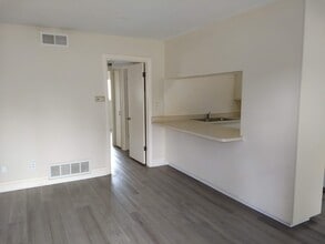 4804 Del Amo Blvd in Torrance, CA - Foto de edificio - Building Photo