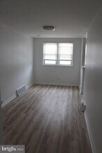 4084 W Ford Rd in Philadelphia, PA - Building Photo - Building Photo