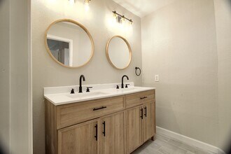 911 Rockwall St in McKinney, TX - Foto de edificio - Building Photo