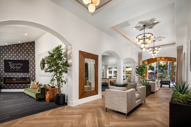 Tuscany Ridge in Temecula, CA - Foto de edificio - Building Photo