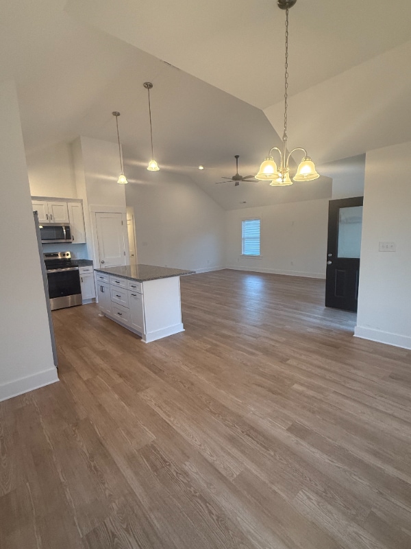 213 W Palmetto St in Kill Devil Hills, NC - Foto de edificio - Building Photo