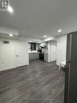 25 Banner Elk St in Brampton, ON - Building Photo