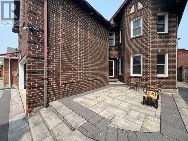 5404 Heritage Hills Blvd in Mississauga, ON - Building Photo - Building Photo
