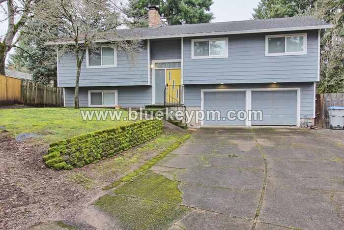 16559 SW Shane Ct. in Sherwood, OR - Building Photo