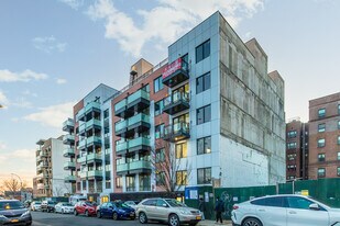 Grand 147 in Flushing, NY - Building Photo