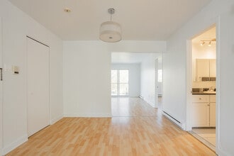 305 Pineault Rue in Mont-St-Hilaire, QC - Building Photo - Building Photo