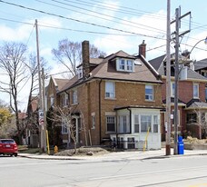 559 Broadview Ave in Toronto, ON - Building Photo
