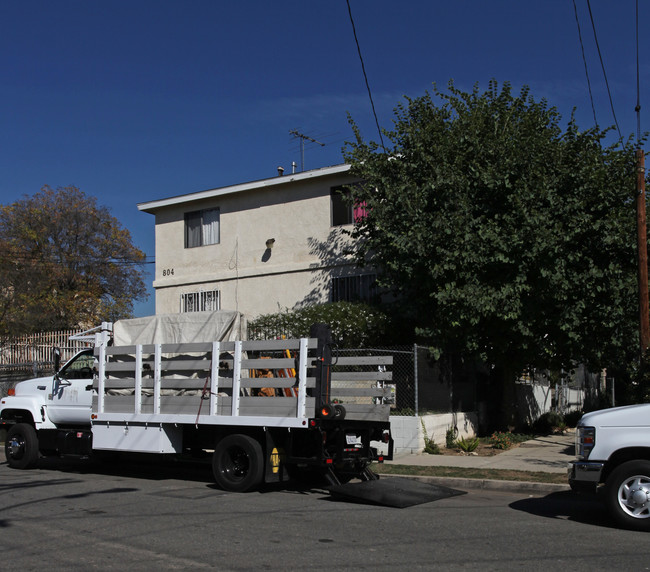 802 Kensington Rd in Los Angeles, CA - Building Photo - Building Photo