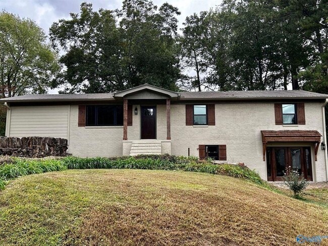 4905 Lee St in Guntersville, AL - Building Photo - Building Photo