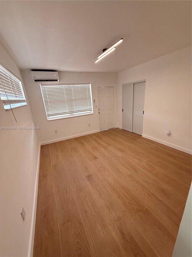 7035 NE 4th Ct in Miami, FL - Building Photo - Building Photo