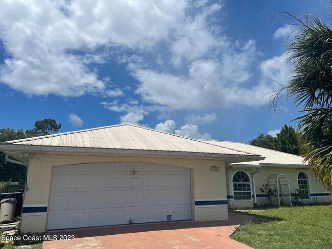 1118 Jaslo St SE in Palm Bay, FL - Building Photo - Building Photo