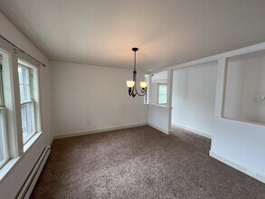 17-19-19 Maple St in Newton, MA - Building Photo - Building Photo