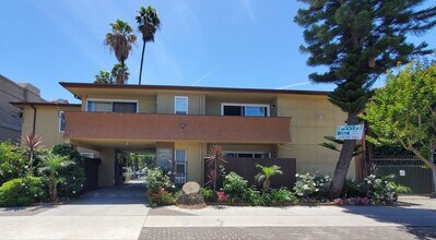 Hortense Villa Apartments in North Hollywood, CA - Foto de edificio - Building Photo