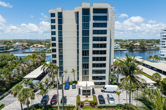 COURT OF DELRAY in Delray Beach, FL - Building Photo - Building Photo