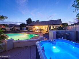 17237 N 52nd St in Scottsdale, AZ - Building Photo