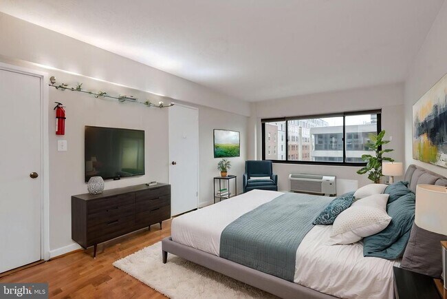 2141 I St NW
