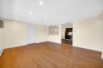 1211 Brown St in Des Plaines, IL - Building Photo - Building Photo