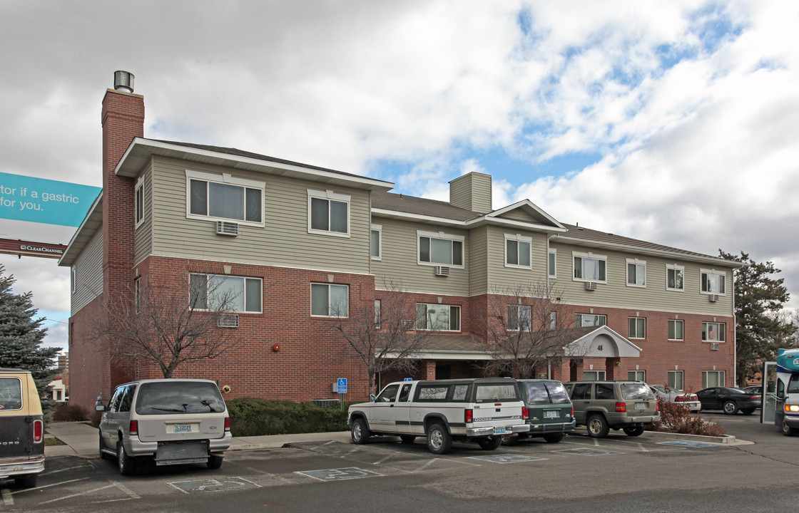 William J. Raggio Plaza in Reno, NV - Foto de edificio