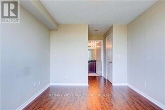 503-503 Beecroft Rd in Toronto, ON - Building Photo - Building Photo