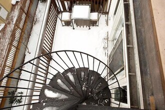 159 W 7th St, Unit 1 in Boston, MA - Foto de edificio - Building Photo